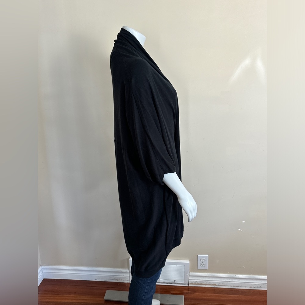 UGG Australia - Nora Cocoon Wrap. Black. M/L - Picture 5 of 12
